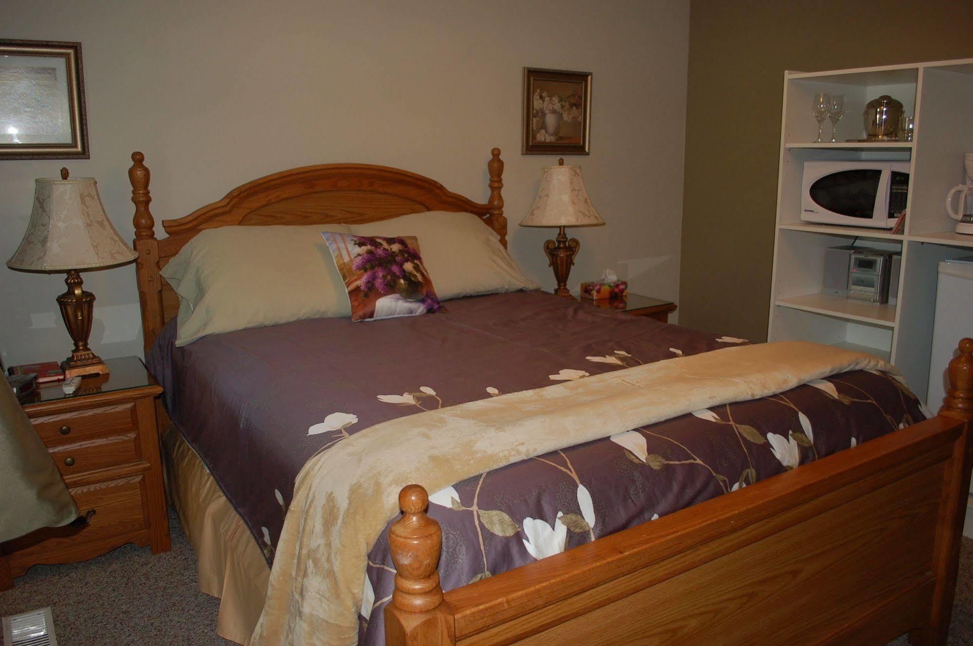 Accommodations Niagara Bed & Breakfast Ngoại thất bức ảnh