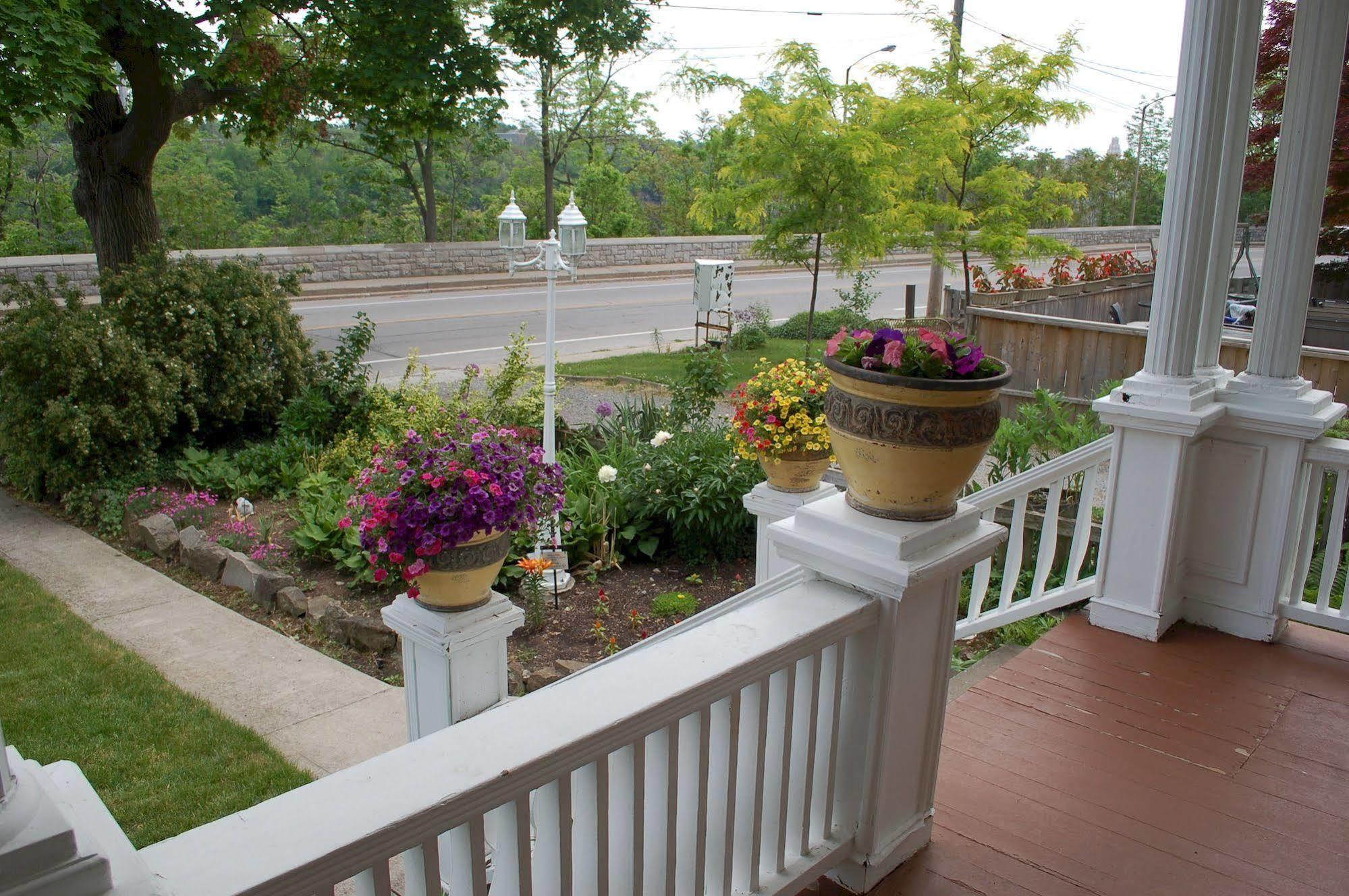 Accommodations Niagara Bed & Breakfast Ngoại thất bức ảnh